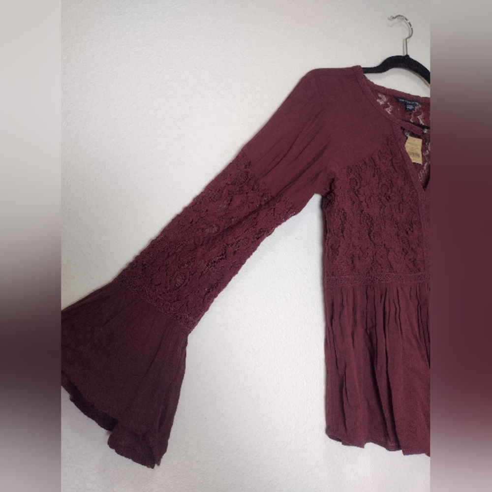 American Eagle Sheer Lace Panel Bell Sleeve V-Neck Flowy Peplum Blouse Wine Red - Picture 7 of 15